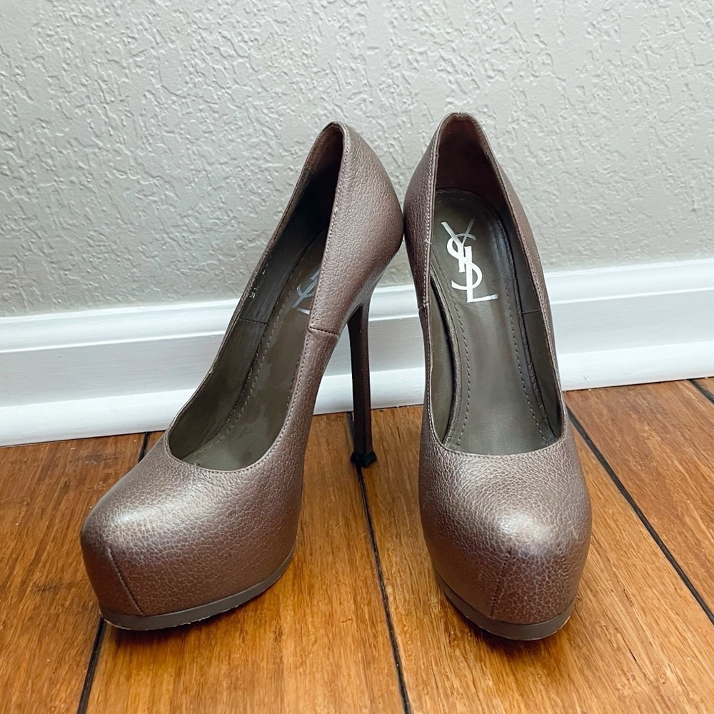Yves Saint Laurent Calfskin Leather Tribtoo Platform Pumps, 38